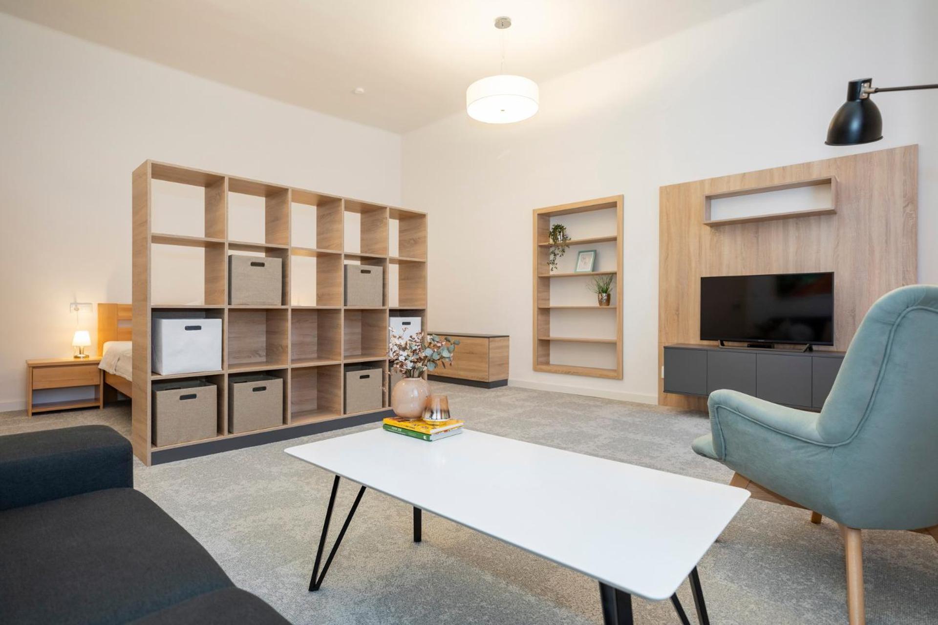 Alure Residences 10 - 24H Self Check-In & Private Parking Next To The Apartment Building Included, City Center Right On Snp Square In A Quiet Passage, New Building, Best Deal In Town Банська Бистриця Екстер'єр фото