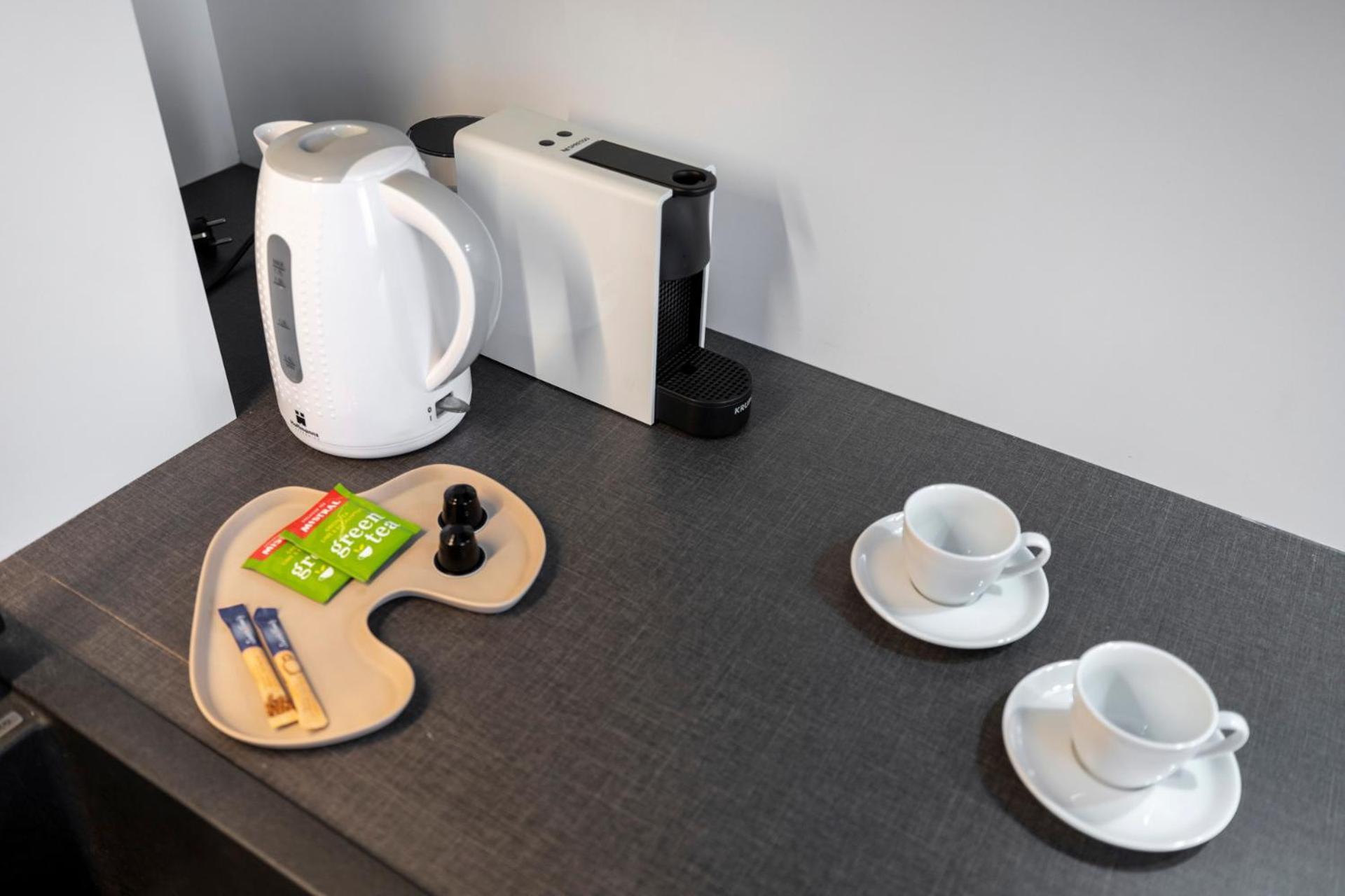 Alure Residences 10 - 24H Self Check-In & Private Parking Next To The Apartment Building Included, City Center Right On Snp Square In A Quiet Passage, New Building, Best Deal In Town Банська Бистриця Екстер'єр фото